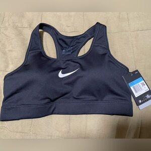 Nike Victory Bra in Size Medium